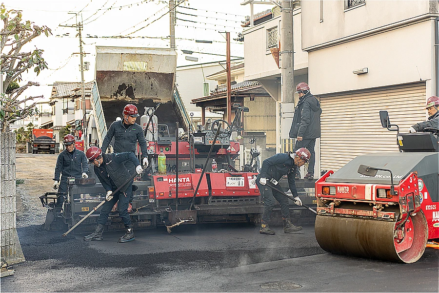スタッフ2人